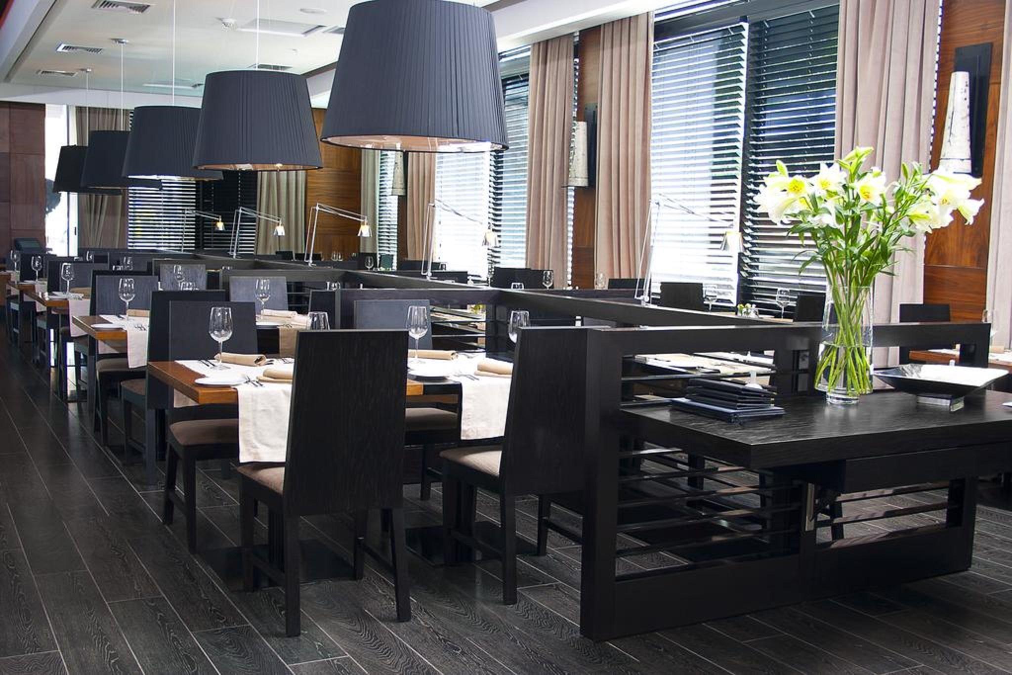 Отель Wyndham Santiago Pettra Экстерьер фото Restaurant