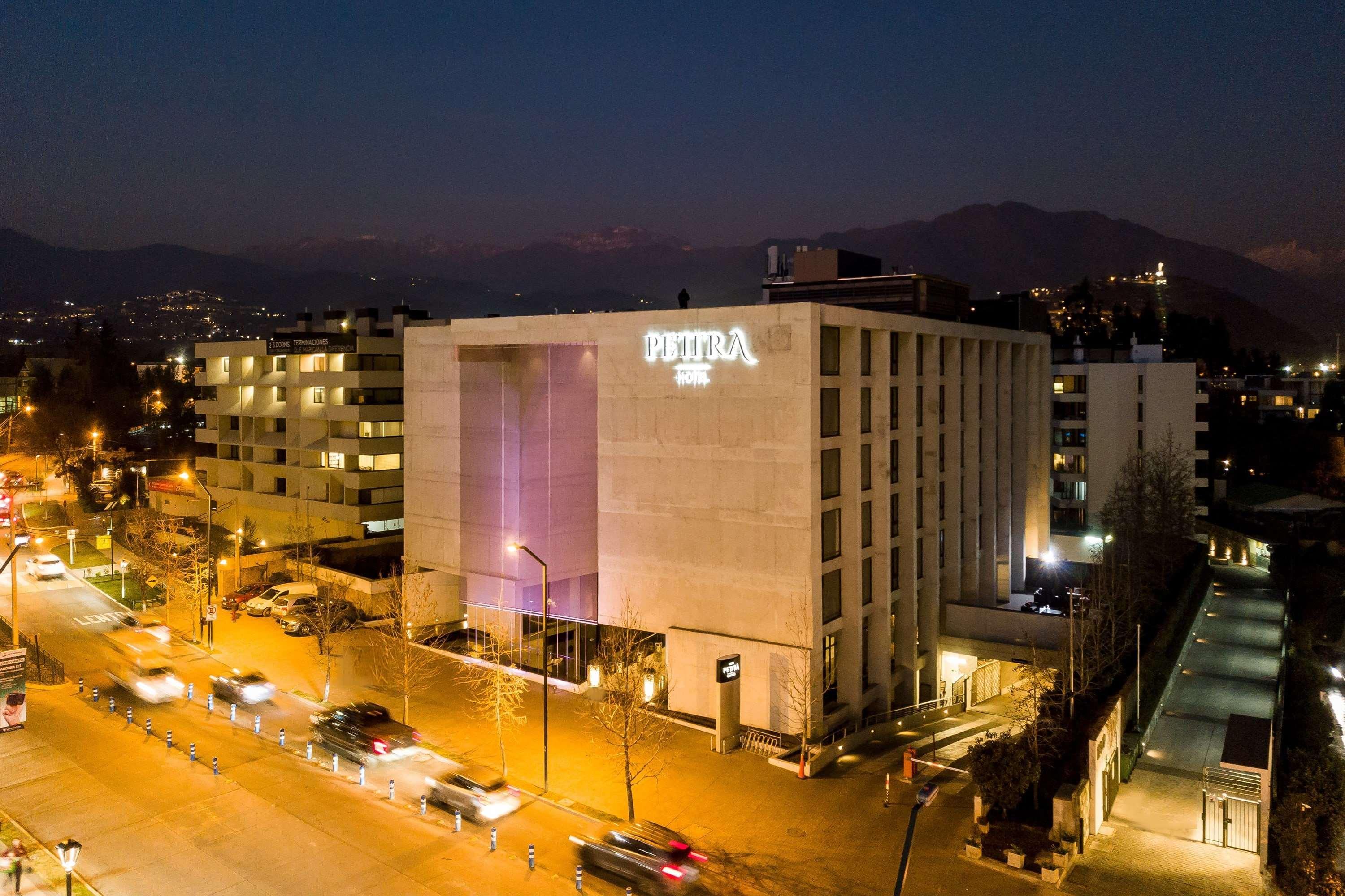 Отель Wyndham Santiago Pettra Экстерьер фото The Electra Palace Hotel