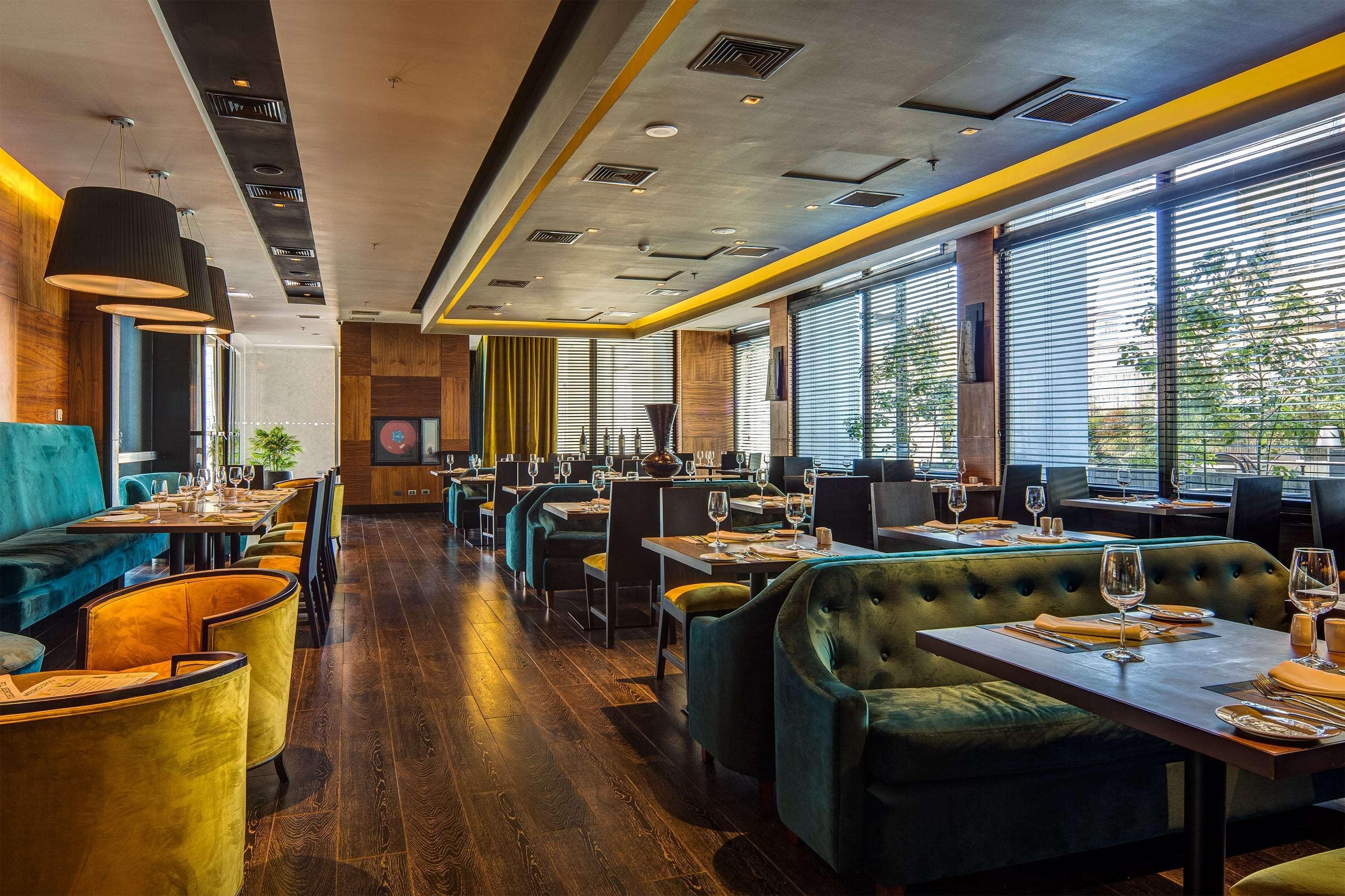 Отель Wyndham Santiago Pettra Экстерьер фото Restaurant